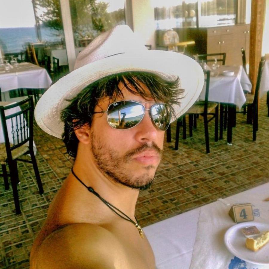 Χάρης Βαρθακούρης: Η γνωριμία και ο γάμος με την Αντελίνα, η στάση του Γιάννη Πάριου και οι 2 πανέμορφες κόρες του