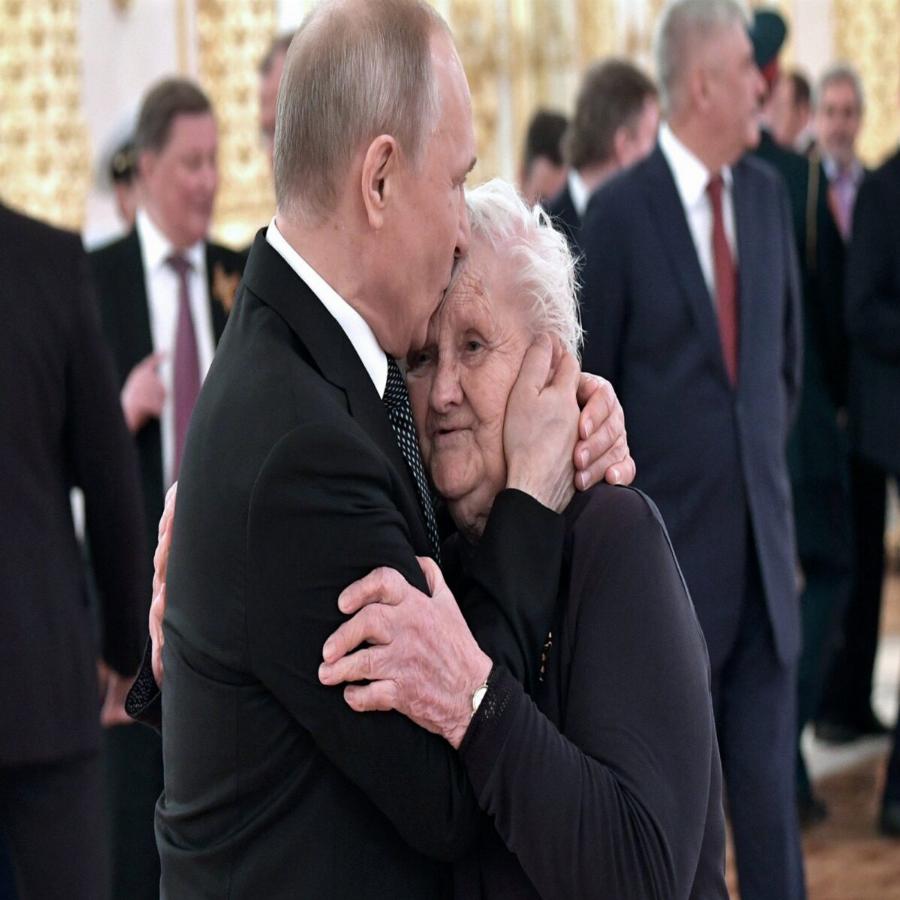 Πώς η 88χρονη πρώην δασκάλα του Βλαντιμίρ Πούτιν  μπορεί να τερματίσει τον πόλεμο