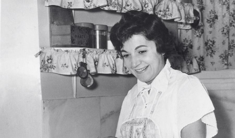 Ρένα Βλαχοπούλου: Η ανεπανάληπτη κωμικός, τα διαζύγια, η βίλα στη Κέρκυρα και το δύσκολο αλλά περήφανο τέλος