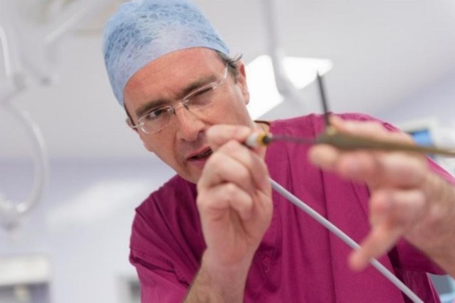 Δημήτρης Κυπαρισσόπουλος: Ο Έλληνας γιατρός που σώζει χιλιάδες ανθρώπους από καρκίνο του πνεύμονα