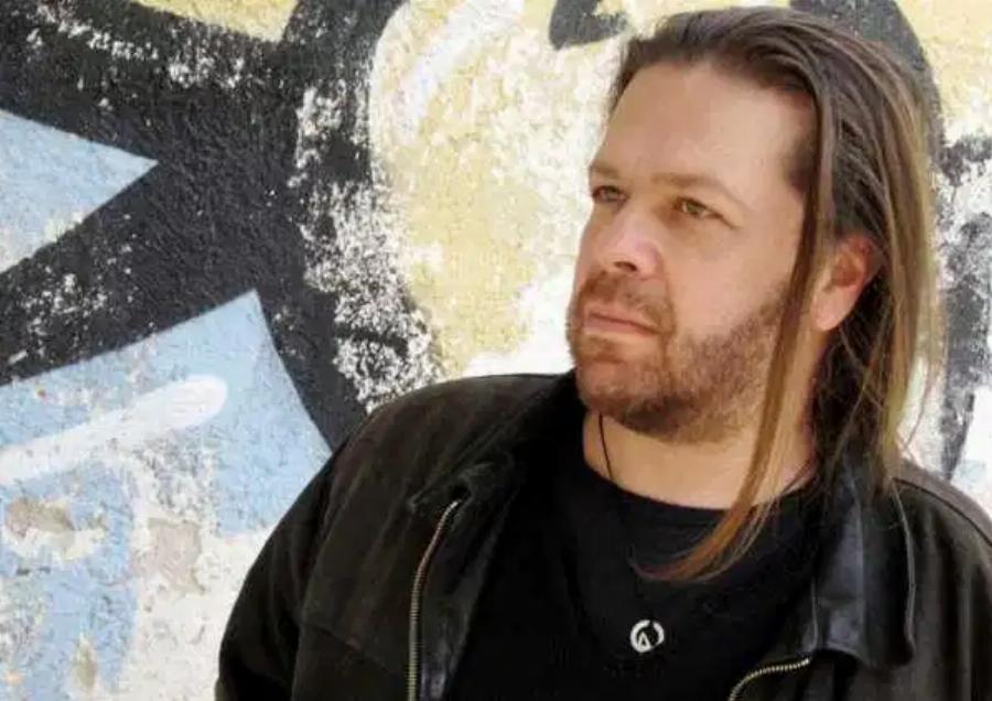 «Ακου, μικρέ Κωστάκη…»: Ο Δημήτρης Μητσοτάκης απάντησε στον γιο του πρωθυπουργού με ένα αποστομωτικό ποίημα