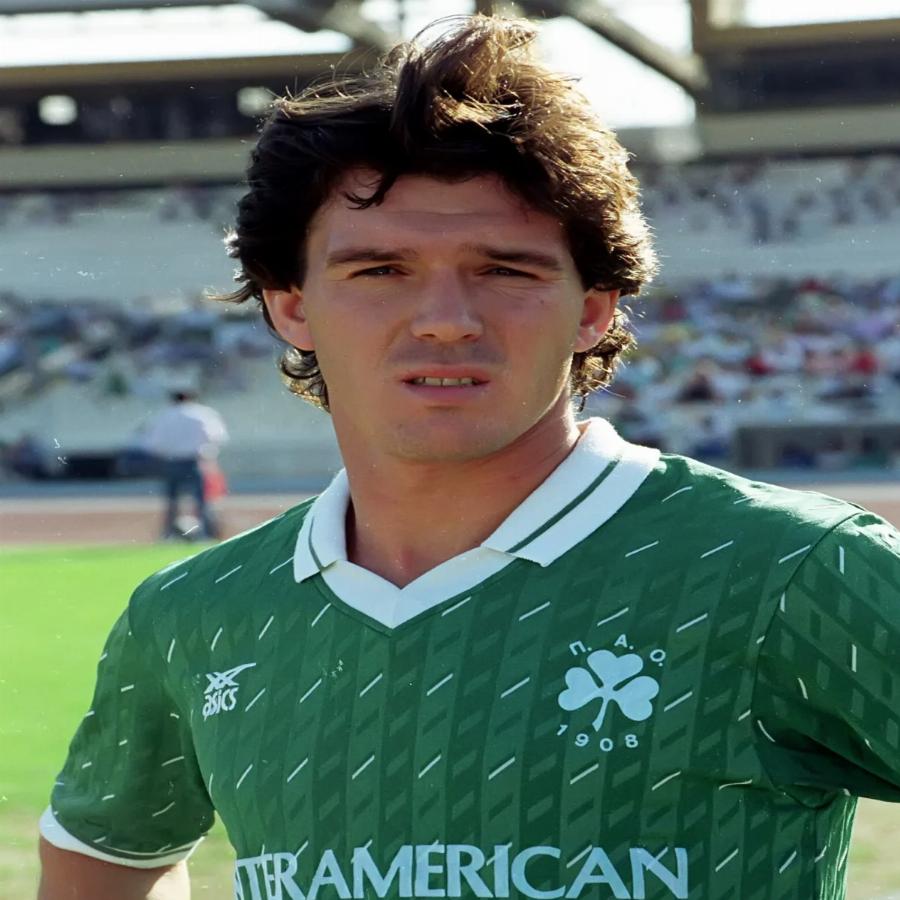 Δημήτρης Σαραβάκος: Η πανέμορφη κόρη του, η καριέρα του στο ποδόσφαιρο με τις αστρονομικές απολαβές και η μεγάλη επιστροφή