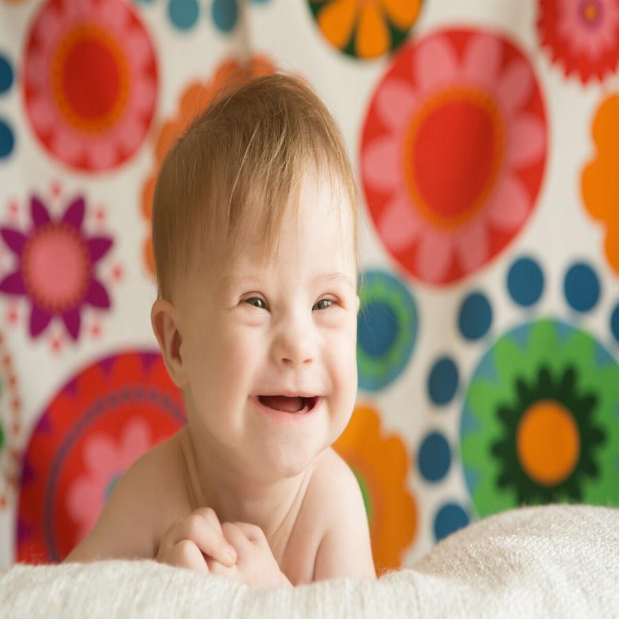 «Αγαπητέ γιατρέ, το παιδί που μου είπατε να «ρίξω» μάς έχει χαρίσει τα πιο πλατιά χαμόγελα»