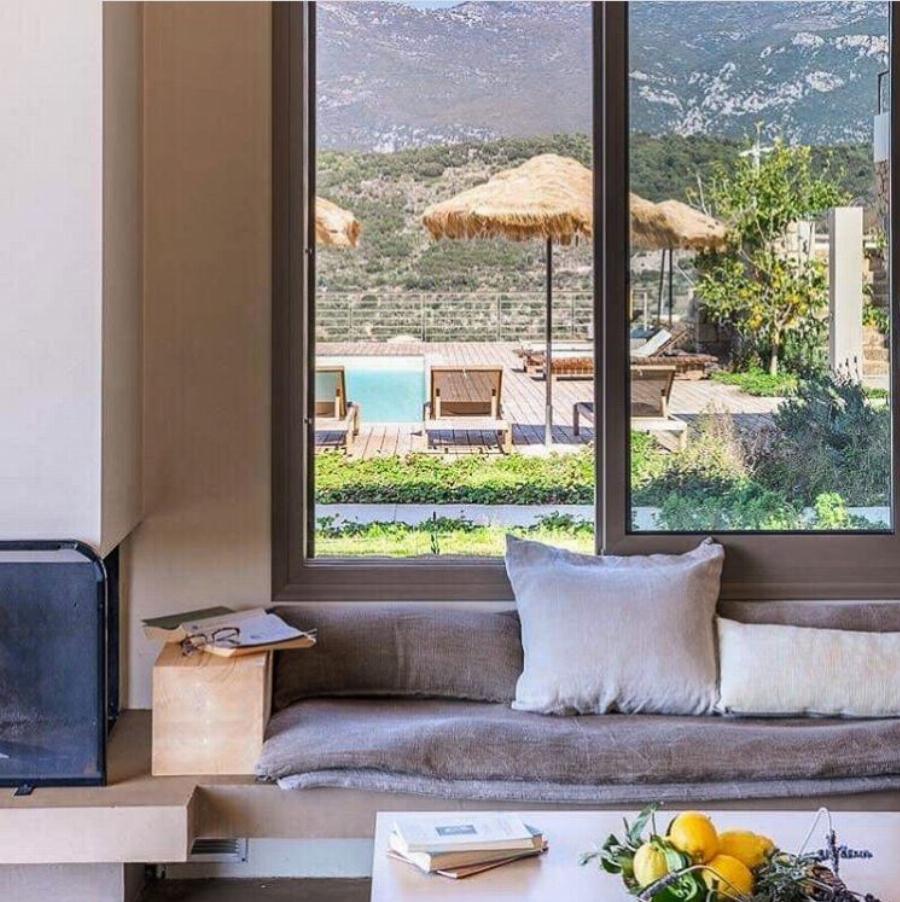 Βίκυ Σταυροπούλου-Χρήστος Χατζηπαναγιώτης: Το μαγευτικό κτήμα στη Μάνη με τον παραδεισένιο κήπο