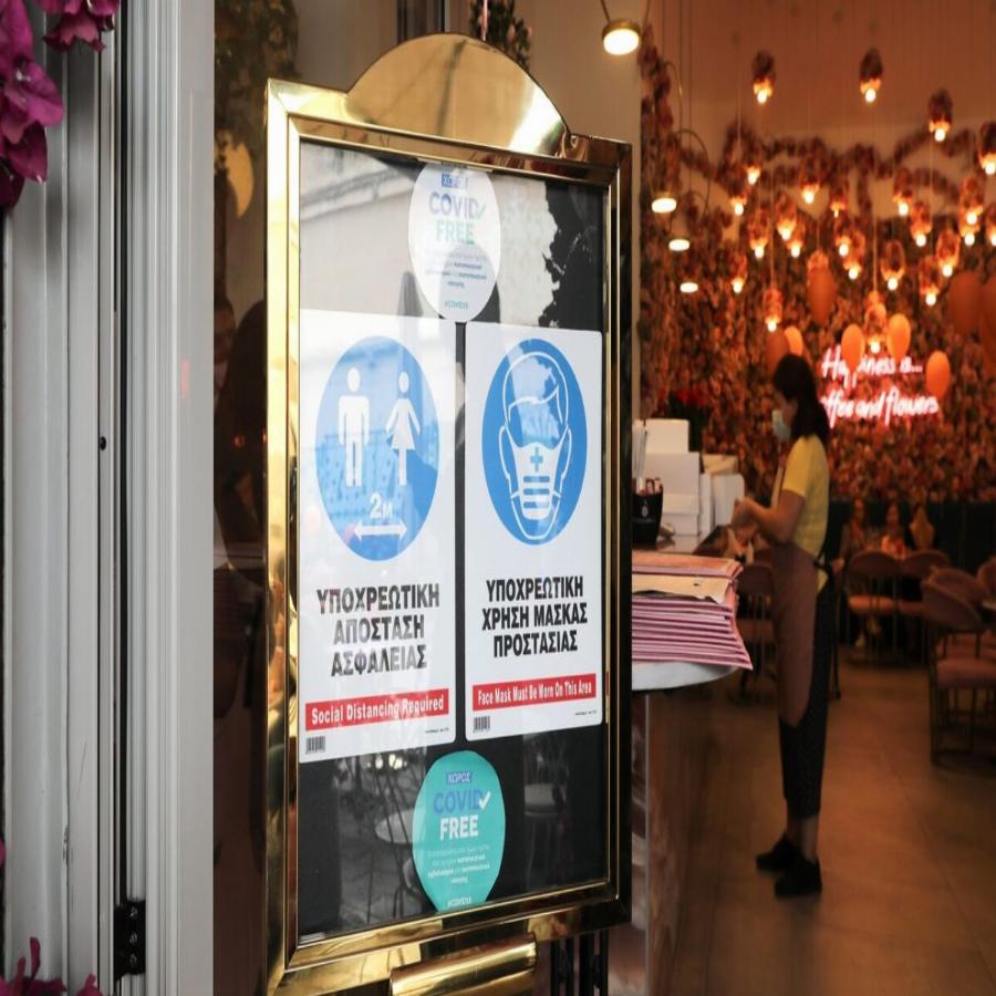 Τέλος εποχής για την είσοδο με πιστοποιητικά εμβολίου σε καφέ, μπαρ και εστιατόρια – Όλα όσα αλλάζουν