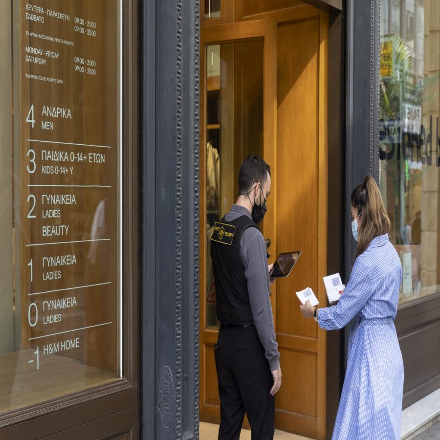 Κορονοϊός: Άρση των μέτρων στην εστίαση για τους μη εμβολιασμένους – Πότε καταργείται το πιστοποιητικό