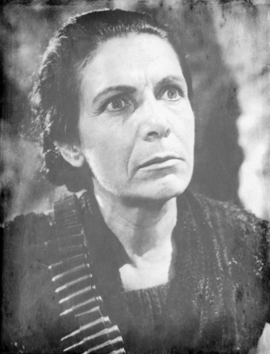 Ελένη Ζαφειρίου: H τρυφερή μαμά του σινεμά, ο αγώνας για επιβίωση, ο ύπνος κάτω από τη σκάλα και η ρετσινιά των ηθοποιών