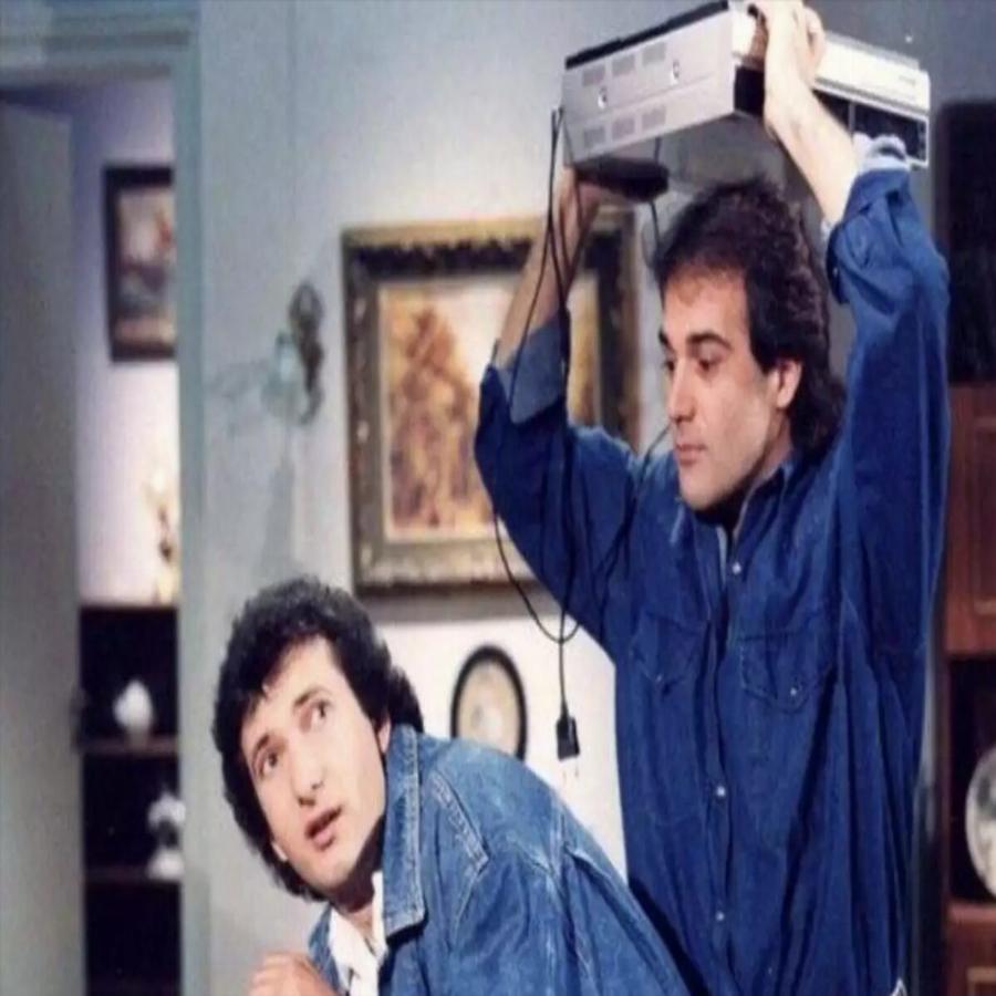 Παύλος Ευαγγελόπουλος: Ο ζεν πρεμιέ των 80, τα λόγια για Γαρδέλη και Μιχαλόπουλο, το παράπονο για τους μισθούς και ο λόγος που δεν παντρεύτηκε