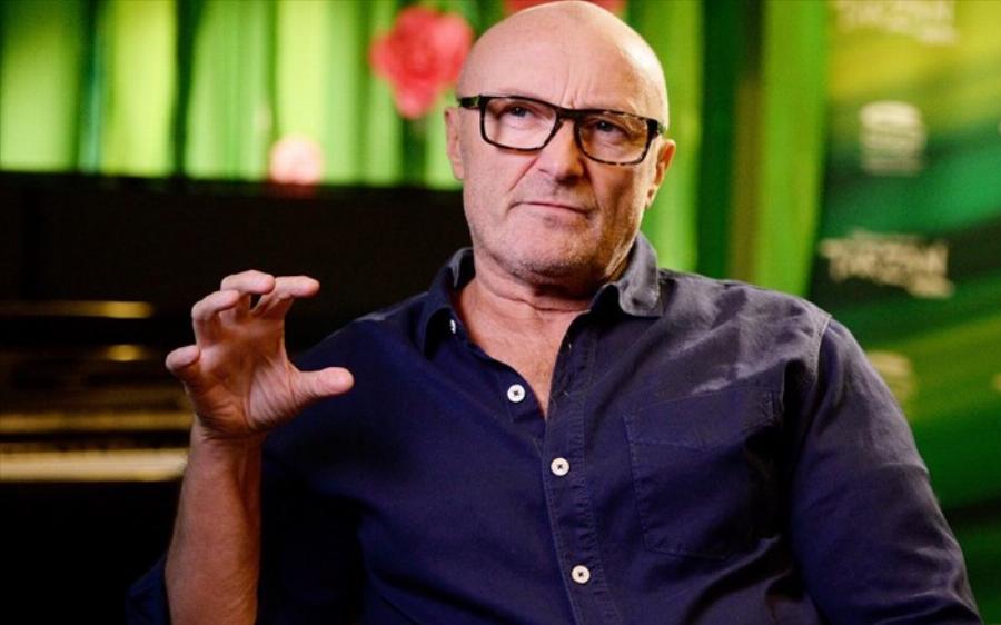 Τραγούδησε καθιστός και αποχαιρέτησε για πάντα το κοινό: Η τελευταία συναυλία του Φιλ Κόλινς