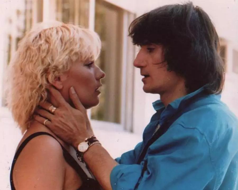 «Εσύ έφυγες νωρίς και εγώ ζω τις χειρότερες χρονιές της ανθρωπότητας»: Η συγκινητική ανάρτηση της Καίτης Φίνου για τον Στάθη Ψάλτη