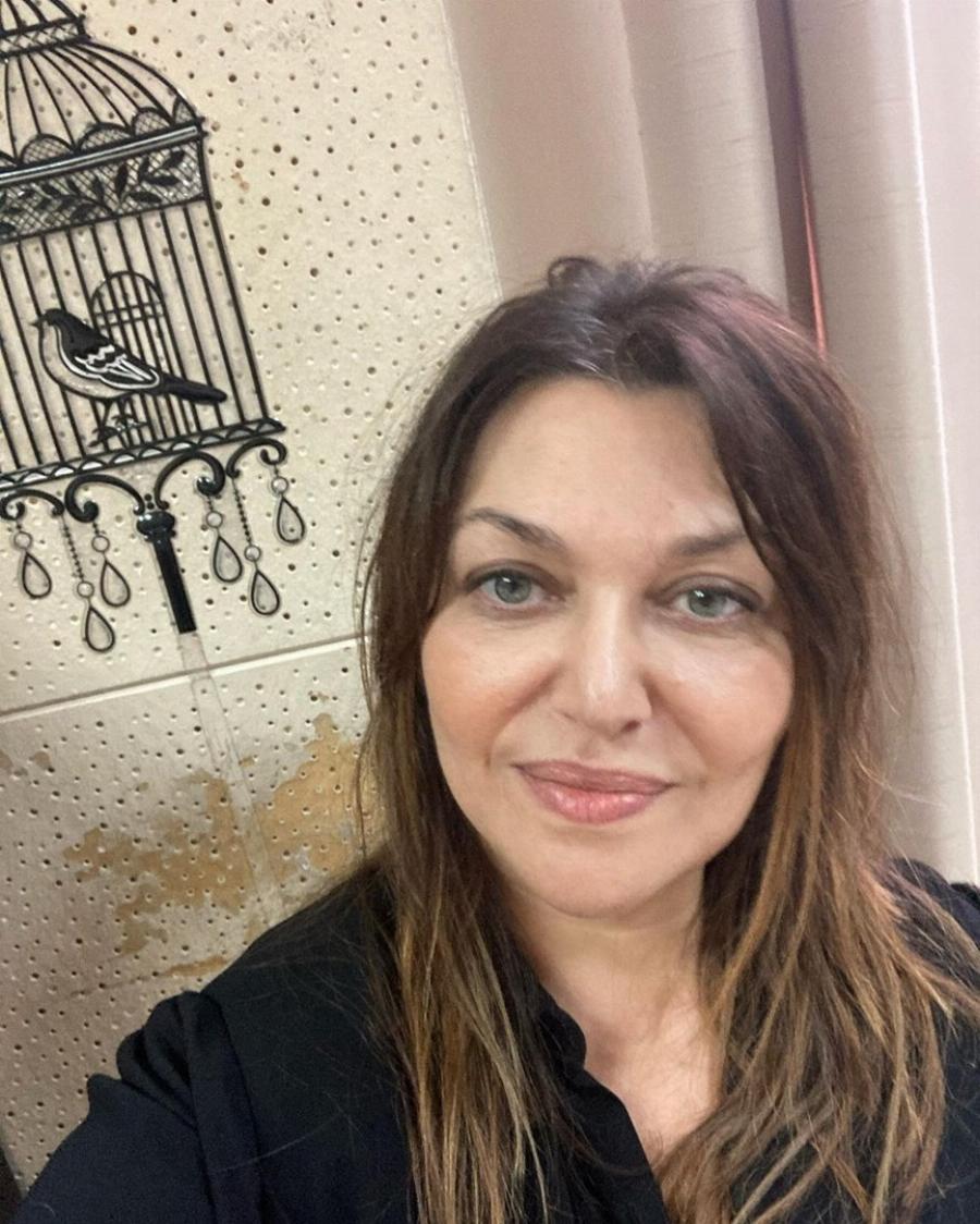 Καίτη Γαρμπή: Χωρίς κόμπλεξ και πανέμορφη ποζάρει άβαφη – Η φωτογραφία που κάνει θραύση στο Instagram