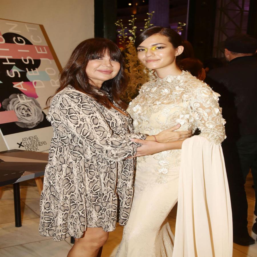 Χριστίνα Μαραγκόζη: Η 16χρονη κόρη της, Εβίτα Αϊβαλιώτη, έγινε μοντέλο και εντυπωσιάζει με την ομορφιά της