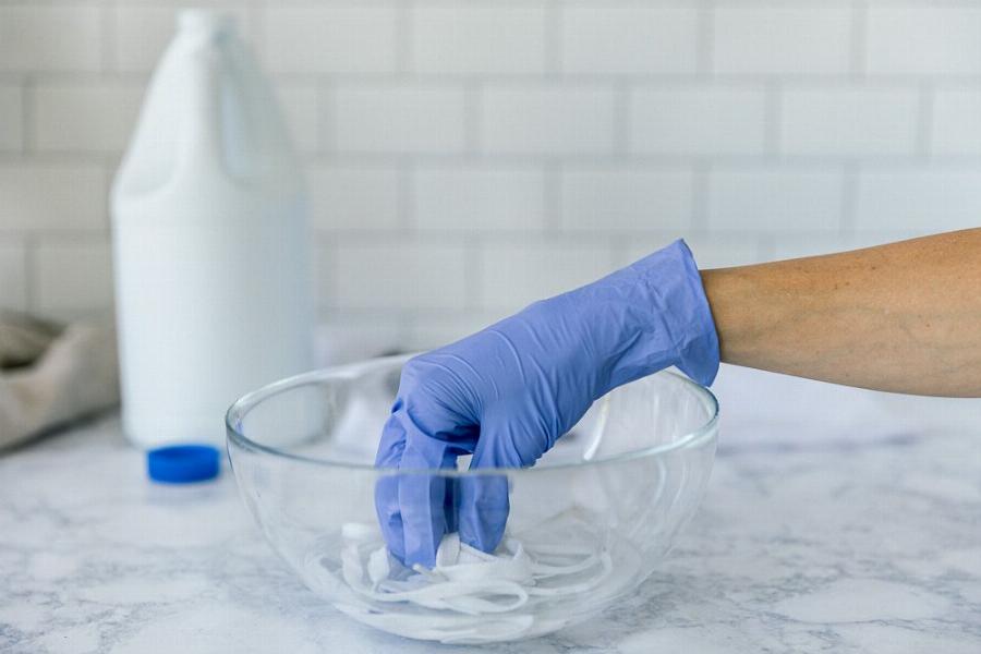 Λερωμένα κορδόνια παπουτσιών: Εύκολο κόλπο για να καθαριστούν γρήγορα και χωρίς πλυντήριο