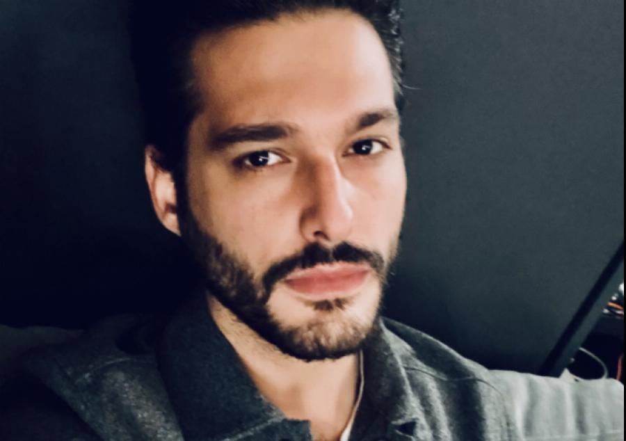 Φοίβος Παπαδάκης: Ο γοητευτικός γιος του «Μr Καλημέρα Ελλάδα» κάνει το ντεμπούτο του στην τηλεόραση