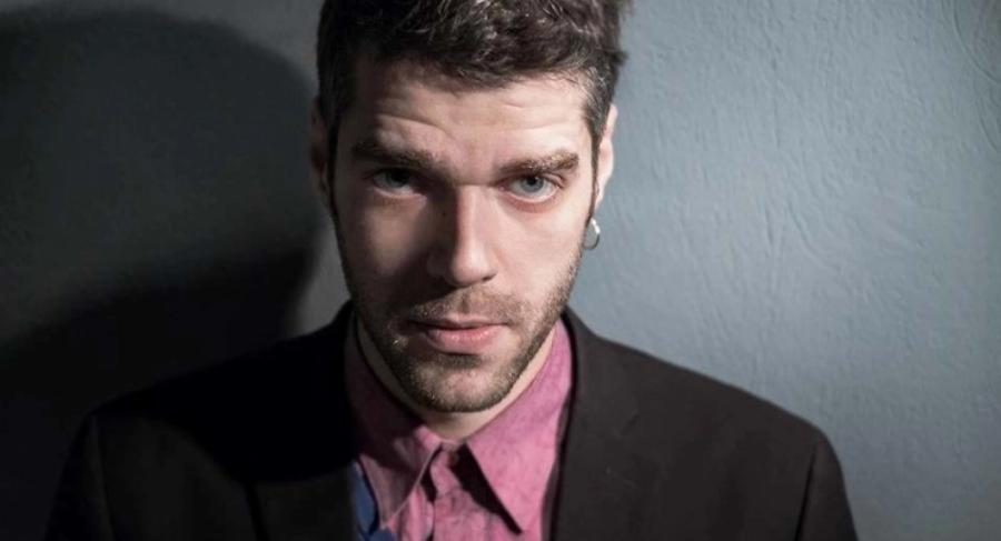 Ιάσονας Παπαματθαίου: Ο όμορφος γιος του Τάκη Παπαματθαίου είναι πρωταγωνιστής σε διάσημη σειρά