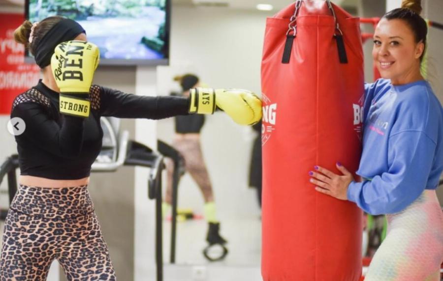 «Όμορφη και υπέροχη χωρίς τη μάσκα»: Η Ολυμπία Κρασαγάκη για την πρώτη φωτογράφιση της Ιωάννας Παλιοσπύρου χωρίς μάσκα