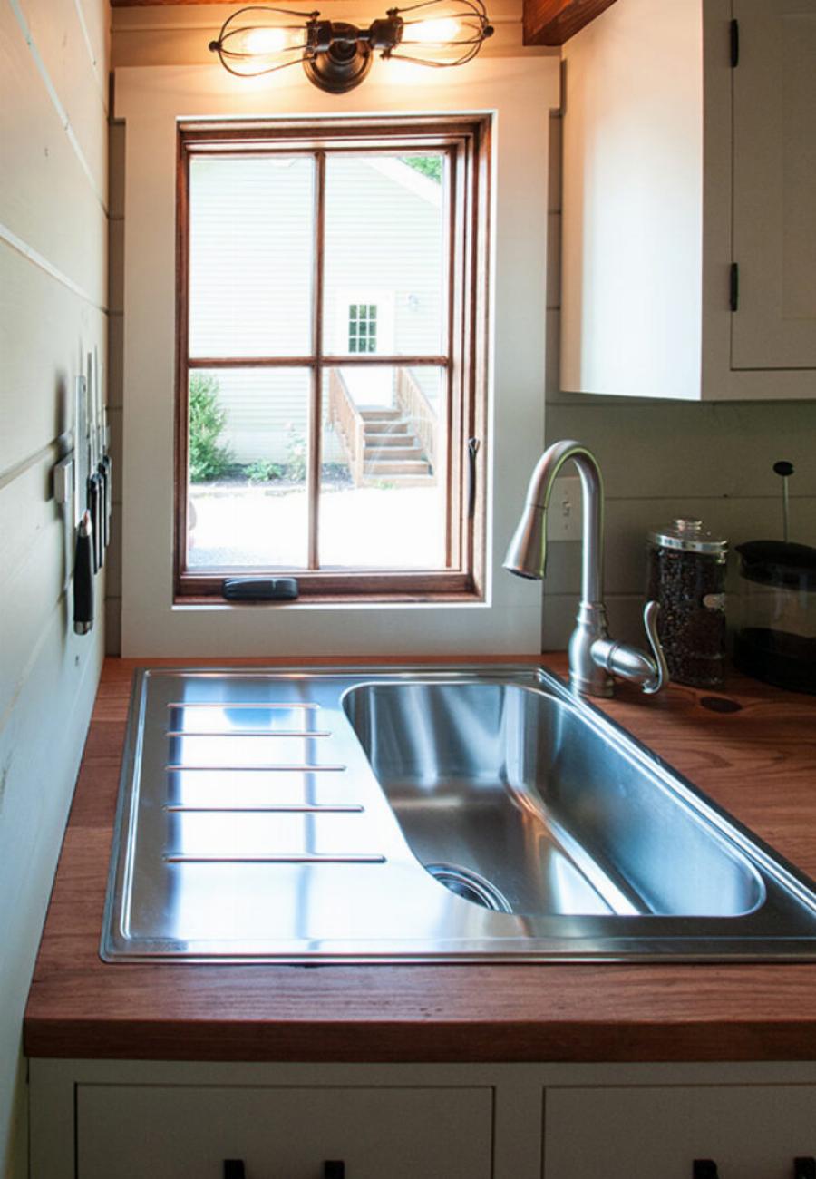 Μικρό σπίτι: Πάει όπου θες, είναι 14 τμ, χωράει άνετα 6 άτομα και η διακόσμηση του είναι σικ και σύγχρονη