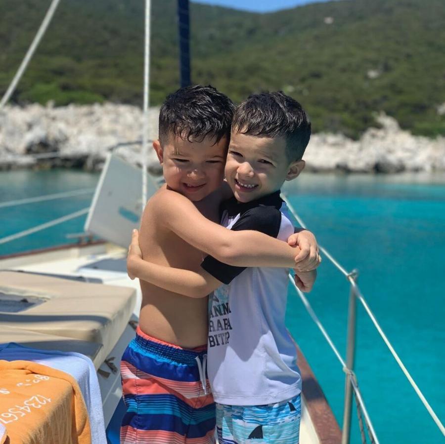 Καλομοίρα: Τρυφερές οικογενειακές στιγμές – Τα παιδιά της μεγάλωσαν και είναι σκέτη γλύκα