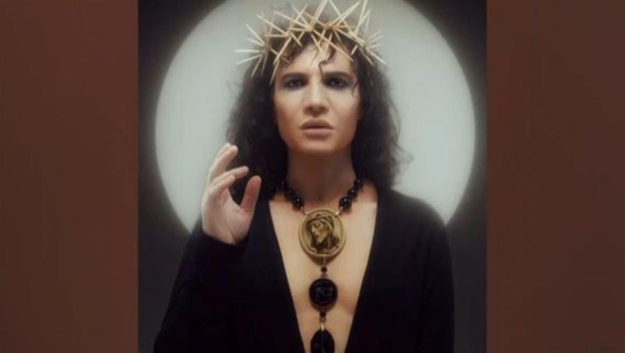 Σάλος με την προκλητική φωτογράφισή του Παντελή Καναράκη ως Ιησούς Χριστός