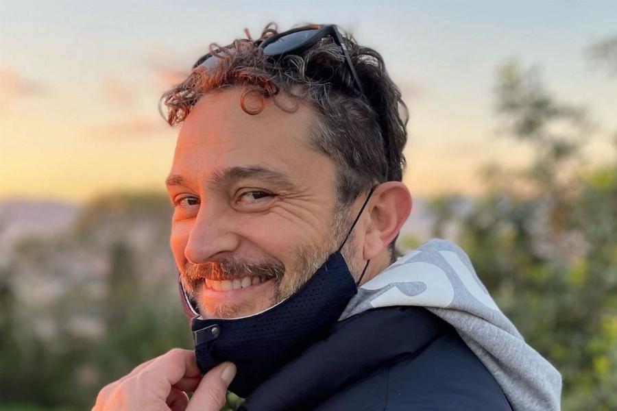 Γιώργος Καραμίχος: Η δουλειά από 11 χρονών στο κρεοπωλείο, ο τριψήφιος αριθμός στις γυναίκες και οι οικονομικές δυσχέρειες