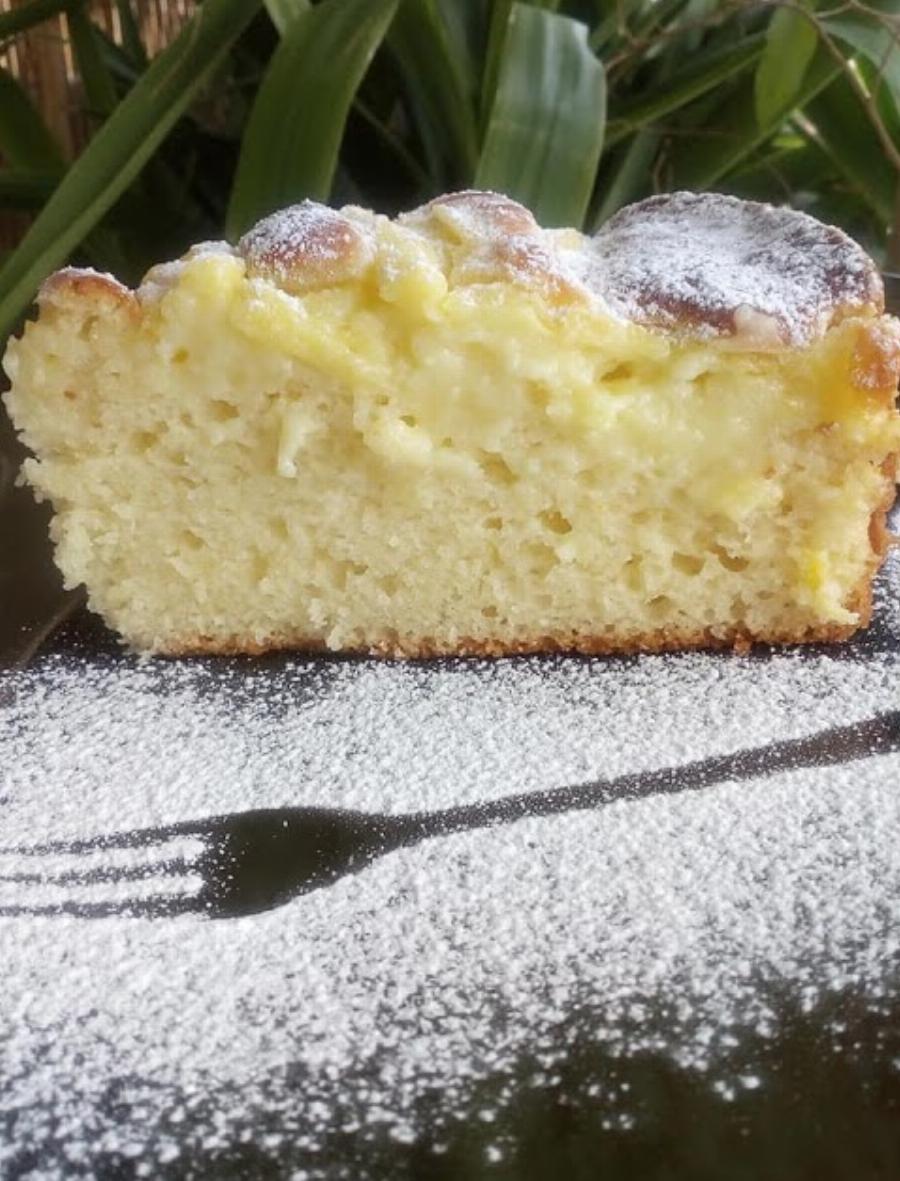 Αφράτο κέικ λεμόνι: Λαχταριστό κέικ με κρέμα λεμονιού, εύκολα και γρήγορα