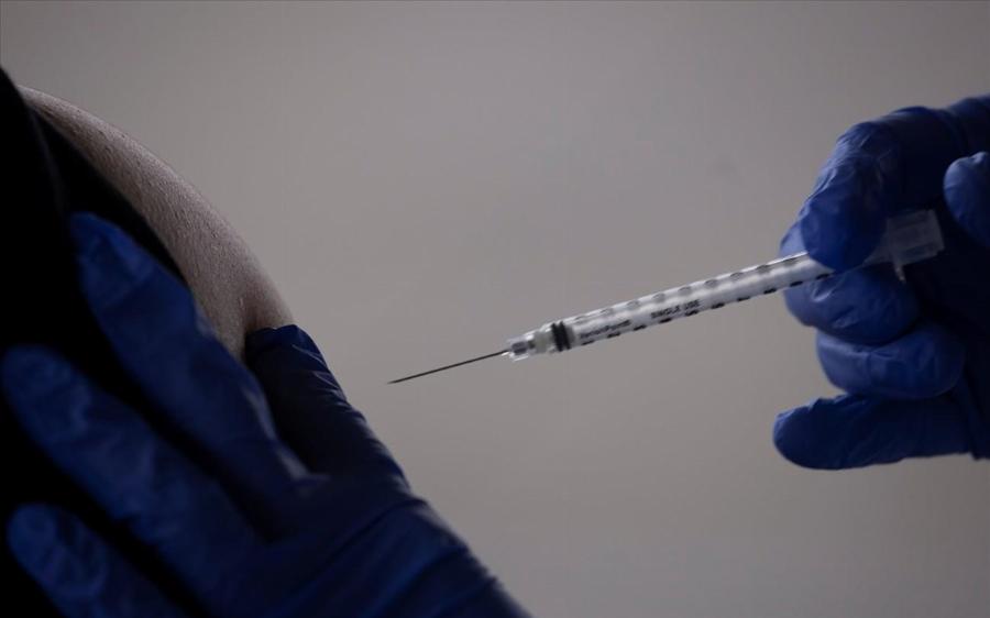 Θεόδωρος Βασιλακόπουλος: Η 4η δόση θα γίνει σε όλους – «Ξανάρχισε μεγάλη έξαρση κρουσμάτων»