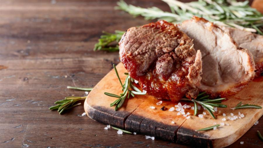 Τέλος το σκληρό κρέας: Πως να το ξεπαγώσετε εύκολα και με ασφαλή τρόπο – Τα κόλπα για κρέας μαλακό σαν λουκούμι