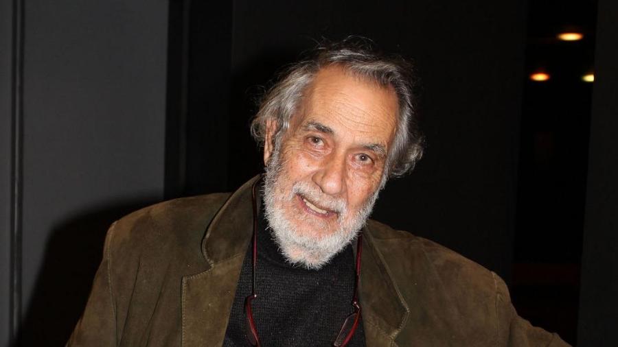 Κώστας Αρζόγλου: Οι γυναίκες που αγάπησε, ο γάμος με την Ακρίτα, η απώλεια της μητέρας του που τον τσάκισε και ο όγκος στον εγκέφαλο