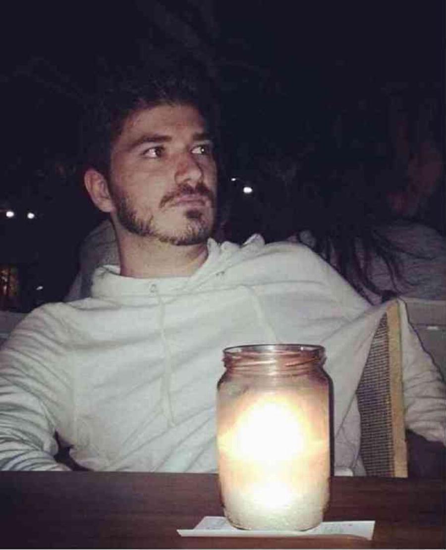 Λάμπης Ευαγγελάτος: Για το ταλέντο και τη γοητεία του φημίζεται ο γιος του Νίκου Ευαγγελάτου και της Ζέτας Θεοδωρακοπούλου