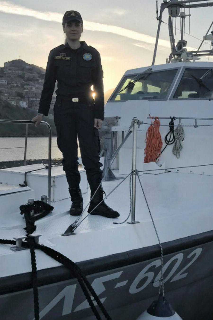 Μαρία Κόντη: Σώζει καθημερινά ζωές η πανέμορφη κυβερνήτης του Λιμενικού και τιμήθηκε για την προσφορά της