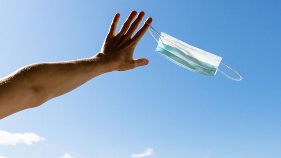 Κορονοϊός: Άρση μέτρων για όλους- Τέλος οι μάσκες σε σούπερ μάρκετ και κομμωτήρια