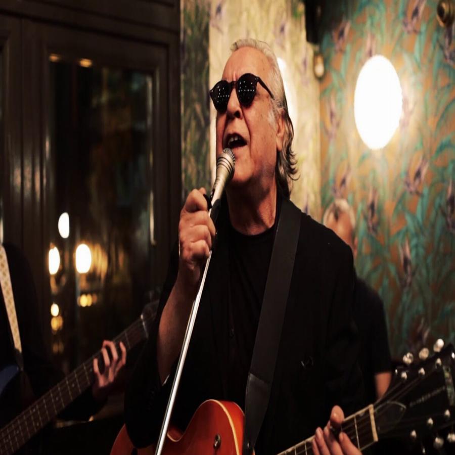 Χρήστος Κυριαζής: Η ανακάλυψη από τον Βλάση Μπονάτσο, ο έρωτας με τη Βάνα Μπάρμπα και η απόσυρση από τη δημοσιότητα