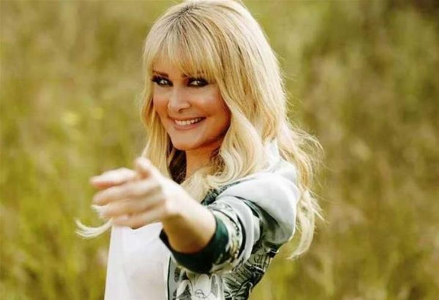 Νατάσα Θεοδωρίδου: “Χώρισα και έμεινα μόνη με ένα παιδί 2 ετών στα χέρια. Πήρα την ευθύνη κι έφυγα για Αθήνα”