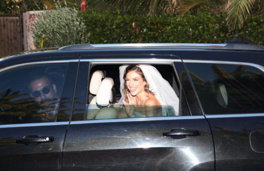 Ναταλία Δήμου: Το παιδικό όνειρο να γίνει ηθοποιός, η επαγγελματική της πορεία και εικόνες από τον ρομαντικό γάμο της