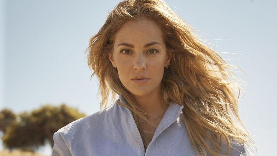 Νατάσσα Μποφίλιου: Οι σπουδές στη Νομική, οι «2 πατεράδες και 2 μανάδες», η γνωριμία και ο γάμος με τον Χρήστο Κορτσέλη