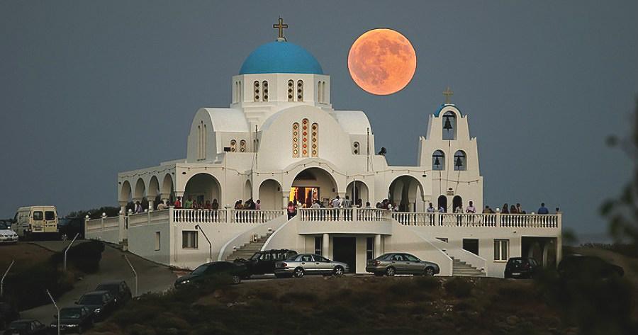 Ιερός Ναός του Προφήτη Ηλία: Το υπέροχο εξωκλήσι στο Λαύριο σε ένα εντυπωσιακό εναέριο βίντεο