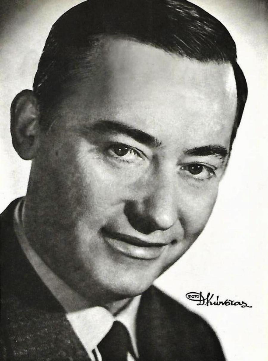 Νίκος Ρίζος: Ο ηθοποιός που “έσβησε” πάνω στο σανίδι και έγινε γνωστός ως ο “κοντός” του ελληνικού κινηματογράφου