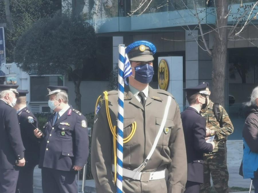 25η Μαρτίου 1821: Η παρέλαση στη Θεσσαλονίκη άρχισε με το «Μακεδονία Ξακουστή» – Πλήθος κόσμου για τον εορτασμό