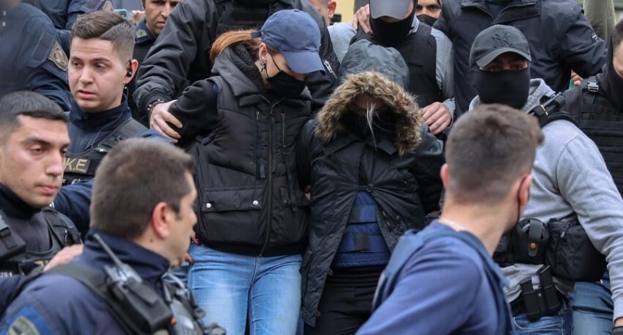 «Ας τα αφήσουμε να πετάξουν μακριά»: Η ανάρτηση της Κλέλιας Ρένεση για την υπόθεση της Πάτρας