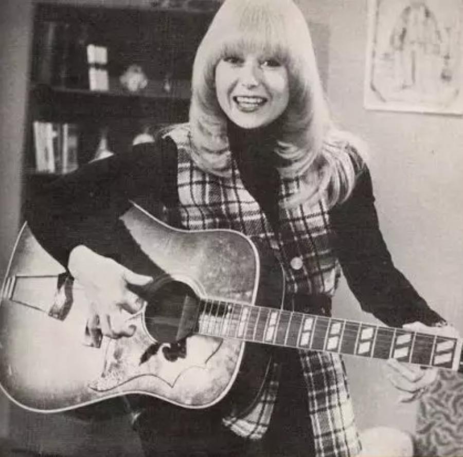 Ρένα Παγκράτη: Το μεγάλο παράπονο, ο αγώνας για να βρει δουλειά και η αυτοκτονία στα 49 της χρόνια