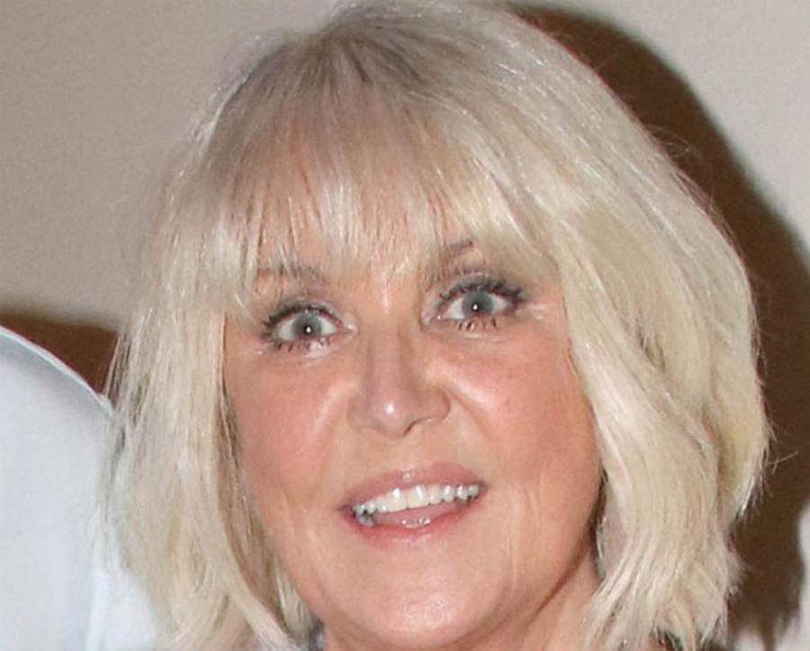 «Κλαίω γοερά, αδύναμη να βοηθήσω, συγγνώμη»: Η ανάρτηση της Ρούλας Κορομηλά για όσα συμβαίνουν στην Ουκρανία