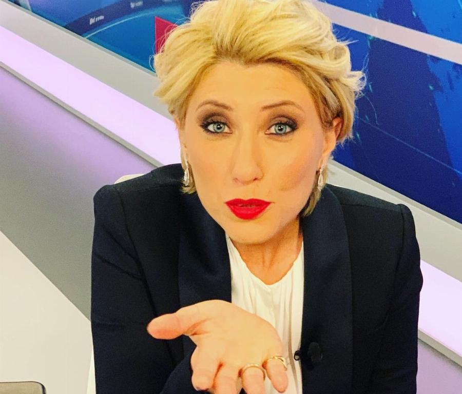 Βγήκε στην Πλατεία Κοτζιά και αγκάλιασε Ουκρανή η Σία Κοσιώνη και συγκλόνισε την Ελλάδα με την ανάρτησή της