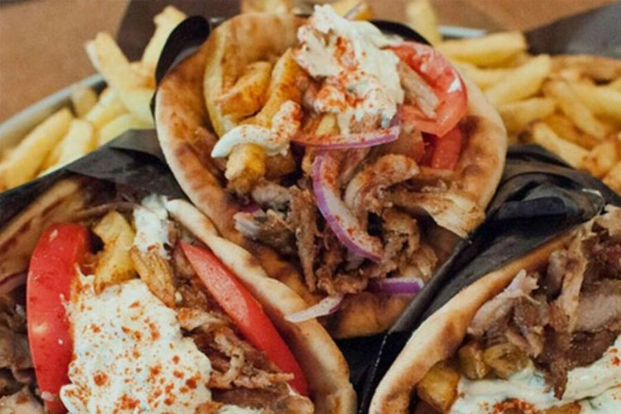 Αύξηση τιμών: Στα 3.90 ευρώ το τυλιχτό σουβλάκι και στα 3 ευρώ το καλαμάκι