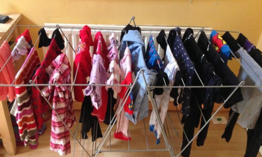 Τι συμβαίνει στους πνεύμονες μας όταν στεγνώνουμε ρούχα μέσα στο σπίτι