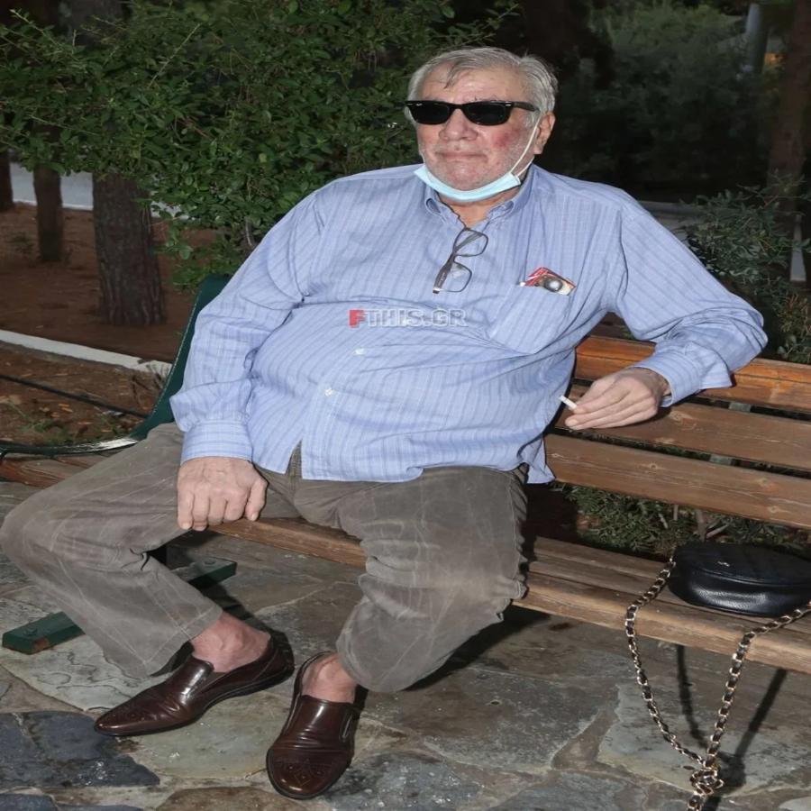 Στηβ Κακέτσης: Οι μεγάλες φοβίες, οι πολλές σχέσεις, τα οικονομικά προβλήματα και ο “γιος στήριγμα”