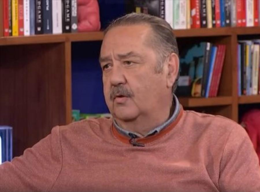 Τάσος Κωστής: «Πάλεψα σκληρά με την ασθένειά μου. Δεν το είπα πουθενά, πόνους, χειρουργεία, σωληνάκια, αλλά έβλεπα φως στο τέλος»