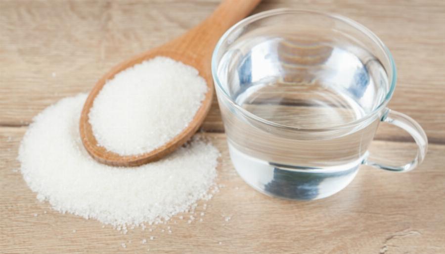 Καθάρισμα φούρνου: Τα κόλπα για να λάμπει από καθαριότητα – Χωρίς χημικά, γρήγορα και εύκολα