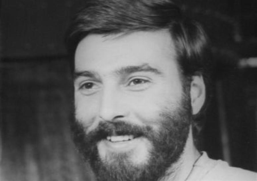 Θεόδωρος Έξαρχος: Η αναπηρία του γιου του, η μανία με τα γραμματόσημα και ο μοναχικός θάνατος