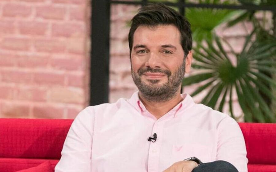 Παναγιώτης Χατζηδάκης: Η γραφιστική, η καριέρα στην τηλεόραση, τα 8 χρόνια σχέσης, ο γάμος και ο γιος που του άλλαξε τη ζωή