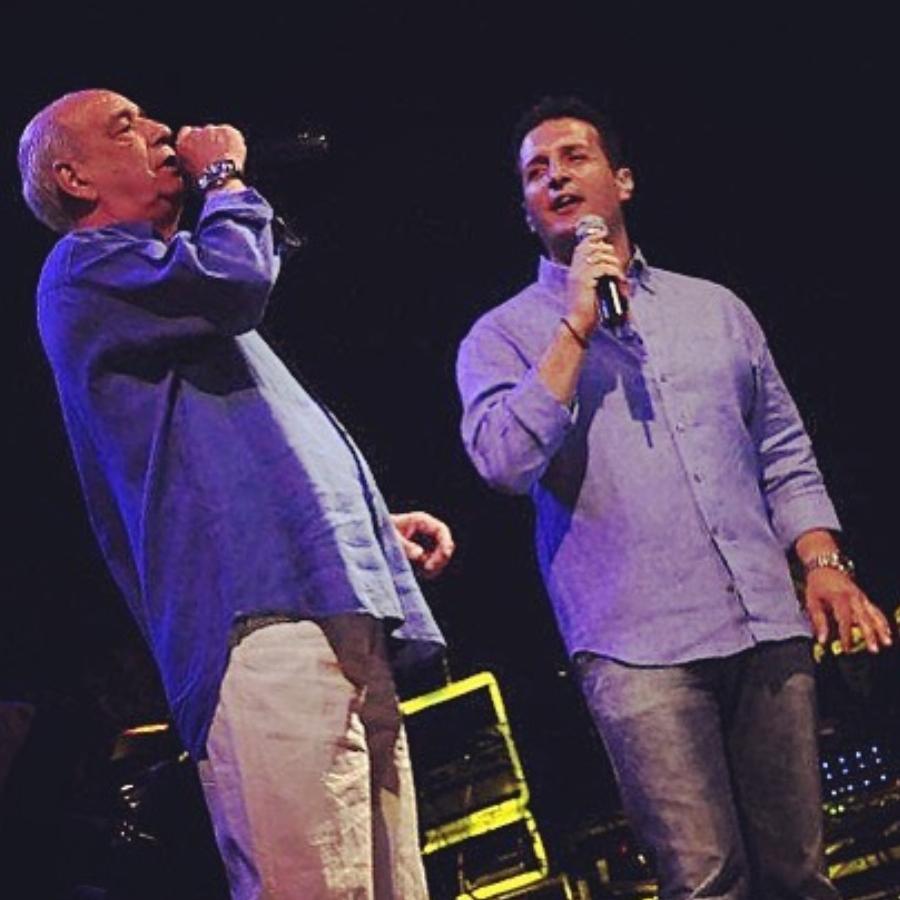 Δημήτρης Μπάσης: Η πρώτη του επαφή με τη μουσική, οι ψαλμοί στην εκκλησία, η μυστική προσωπική ζωή και η απώλεια 15 κιλών